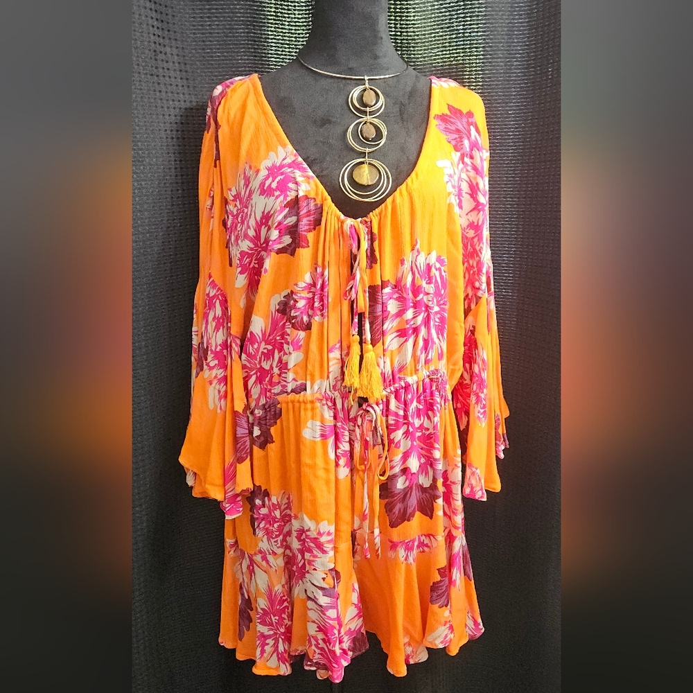 Hello Molly Romper Floral EUC Size M. AU-10 US-6 - Picture 1 of 10